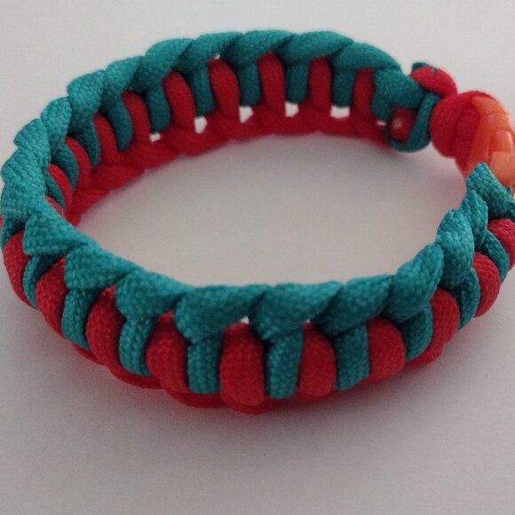 Handmade Paracord bracelet buckles. in combination with two colors blue and red - Picture 3 of 13